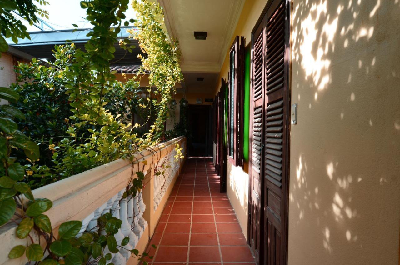 Hoian Central Hotel Hoi An Bagian luar foto